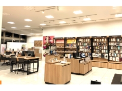 Auショップ豊川中央の販売スタッフ 正社員 の求人情報 はたらくぞドットコム